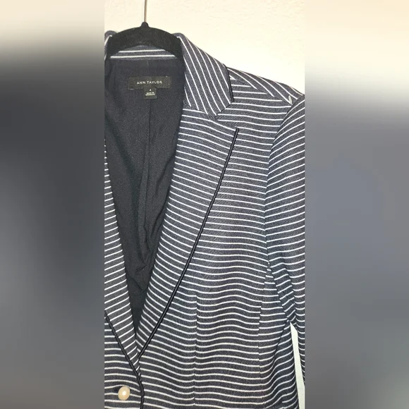 Ann taylor size 4 blazers made in Indonesia. - Picture 2 of 7